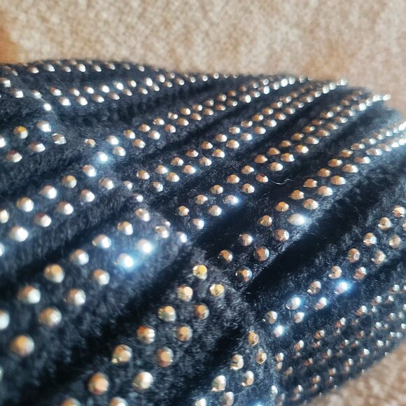 NWOT! DAVID & YOUNG Studded Knit Beanie in Black - OS - Picture 6 of 6